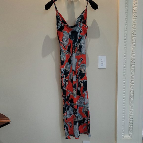 Dress - Picture 2 of 4